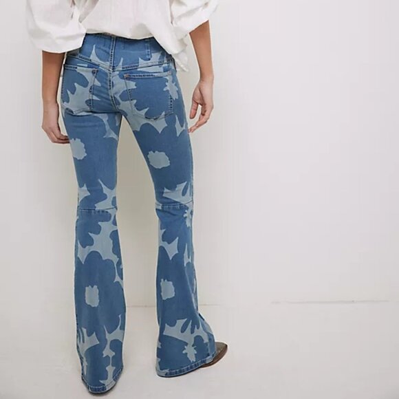 We The Free Penny Pull-On Printed Flare Jeans / Indigo Combo Everything - Picture 3 of 5